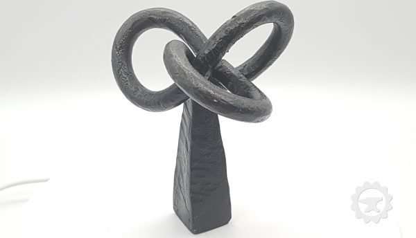 Gesmede metalen Trifoil knoop